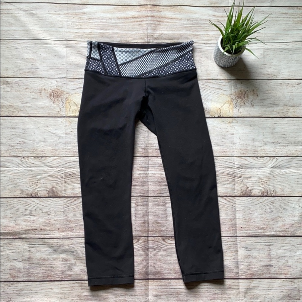 Lululemon Wunder Under Crop midrise luon
